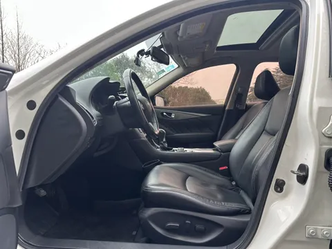 Infiniti Q50L