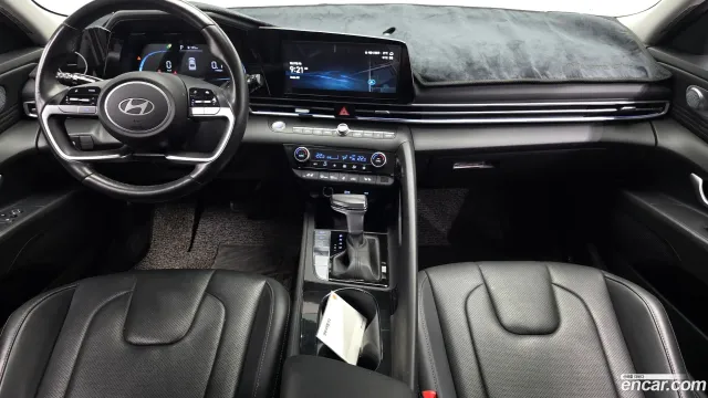 Hyundai Elantra (Avante)