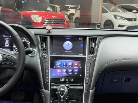Infiniti Q50L