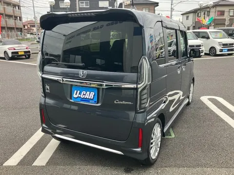 Honda N-BOX Custom