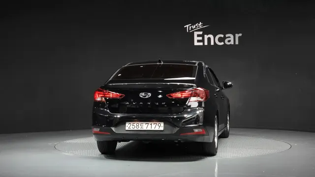 Hyundai Elantra (Avante)