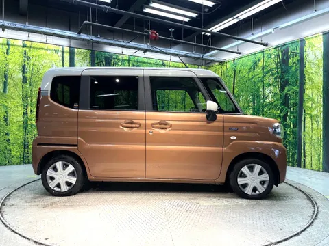 Suzuki Spacia