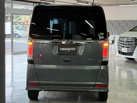 Honda N-BOX Plus Custom