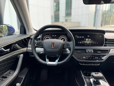 Hongqi HS5
