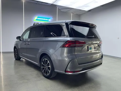 Roewe iMAX8
