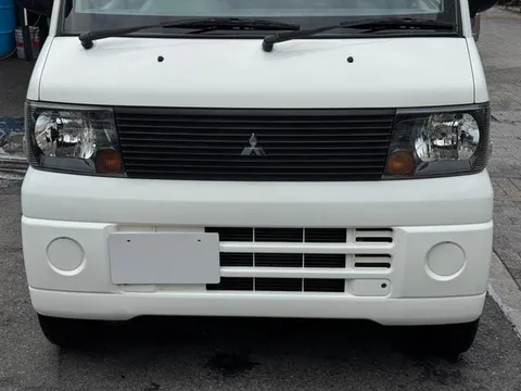 Mitsubishi Minicab Van
