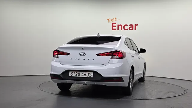 Hyundai Elantra (Avante)