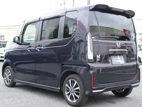 Honda N-BOX Custom