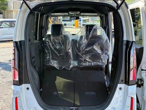 Honda N-BOX Custom
