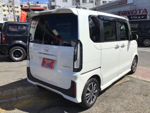 Honda N-BOX Custom
