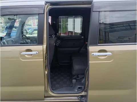 Toyota Pixis Mega