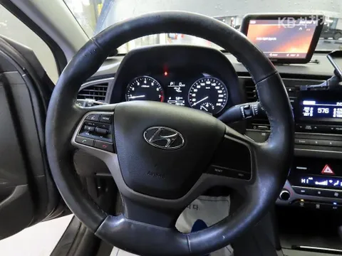 Hyundai Elantra (Avante)
