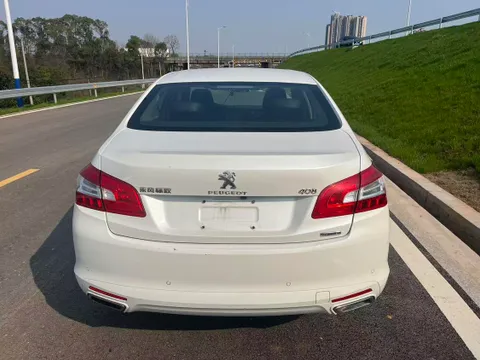 Peugeot 408