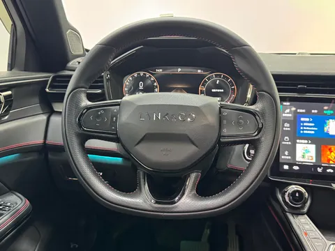 Lynk & Co Lynk & Co 05