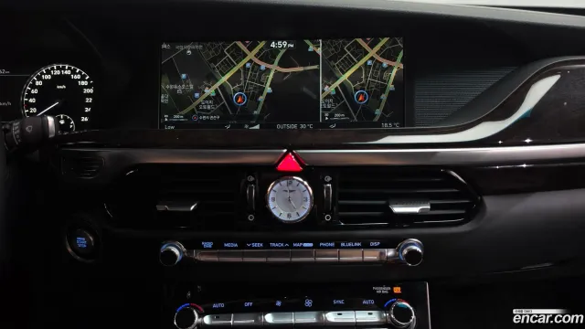 Genesis G90 (EQ900)