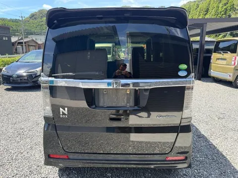 Honda N-BOX Custom
