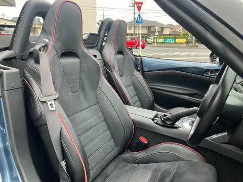 Mazda MX-5 (Roadster)