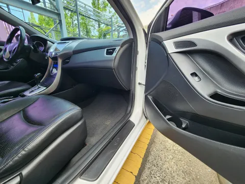 Hyundai Elantra (Avante)