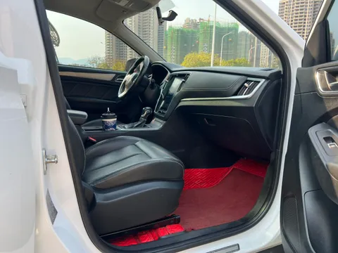Roewe RX5