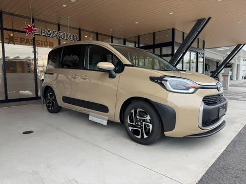 Toyota Sienta