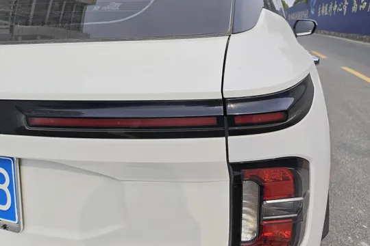 Baojun RS-3