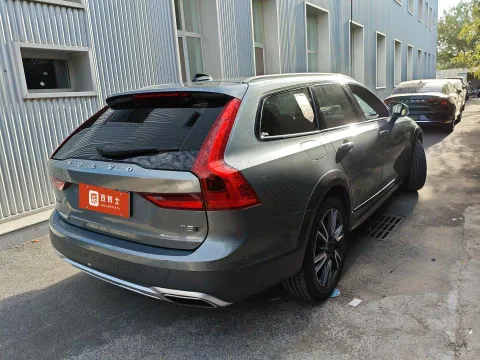 Volvo V90