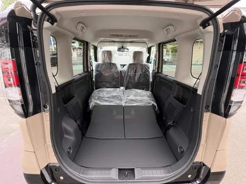Mitsubishi Delica Mini