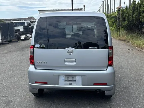 Nissan Otti