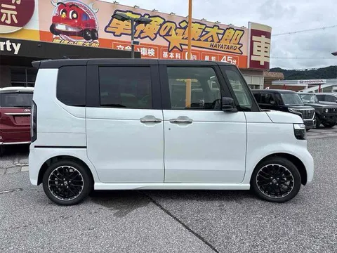 Honda N-BOX Custom