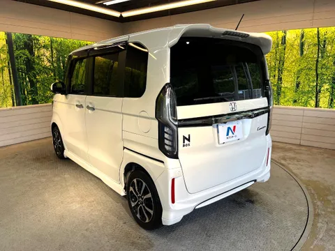 Honda N-BOX Custom