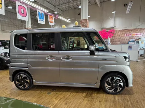 Suzuki Spacia
