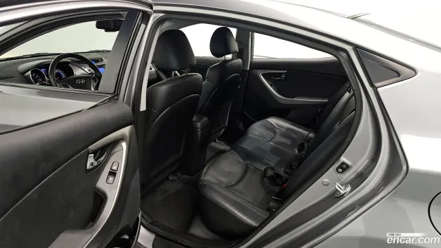 Hyundai Elantra (Avante)