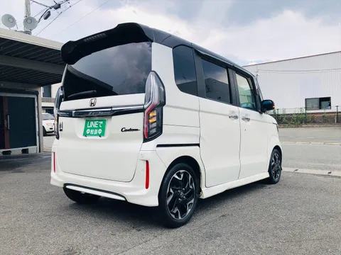 Honda N-BOX Custom