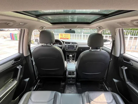Volkswagen Tiguan L