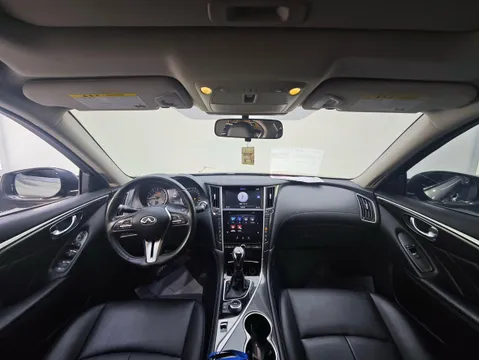 Infiniti Q50L