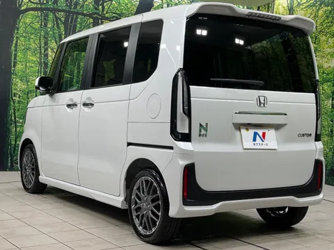 Honda N-BOX Custom