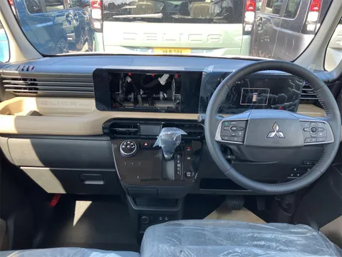 Mitsubishi Delica Mini