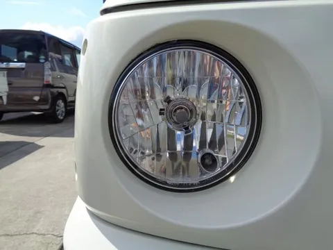 Daihatsu Naked
