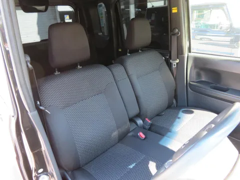 Toyota Pixis Mega