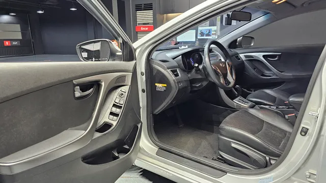 Hyundai Elantra (Avante)