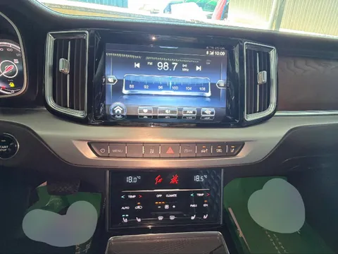 Hongqi HS7