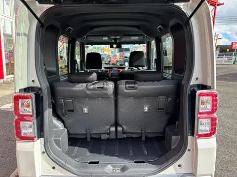 Toyota Pixis Mega