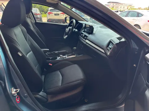 Mazda Mazda 3