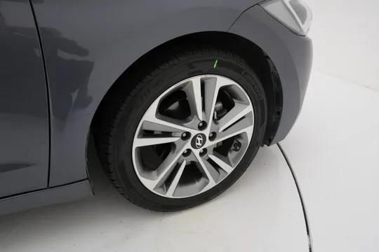 Hyundai Elantra (Avante)
