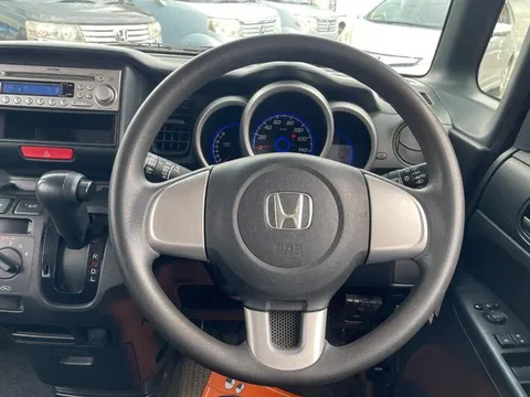 Honda N-BOX Custom