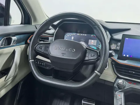 Lynk & Co Lynk & Co 06