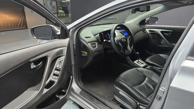 Hyundai Elantra (Avante)
