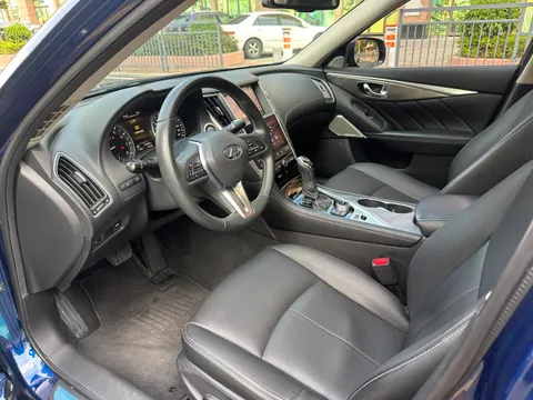 Infiniti Q50L