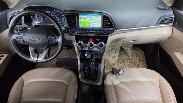 Hyundai Elantra (Avante)