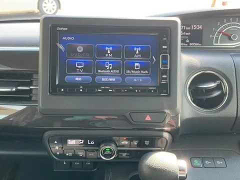 Honda N-BOX Custom